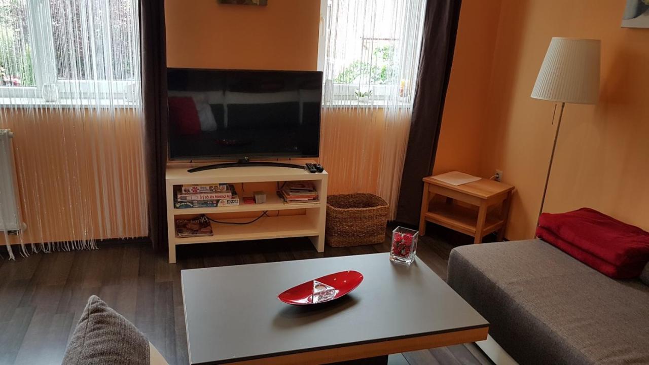 Zafir Sziget Apartman Sárvár Екстериор снимка