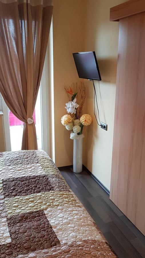 Zafir Sziget Apartman Sárvár Екстериор снимка