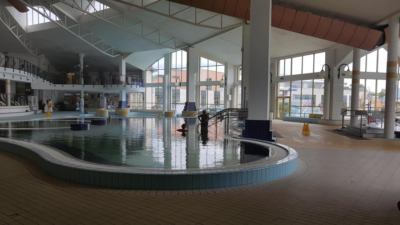 Zafir Sziget Apartman Sárvár Екстериор снимка