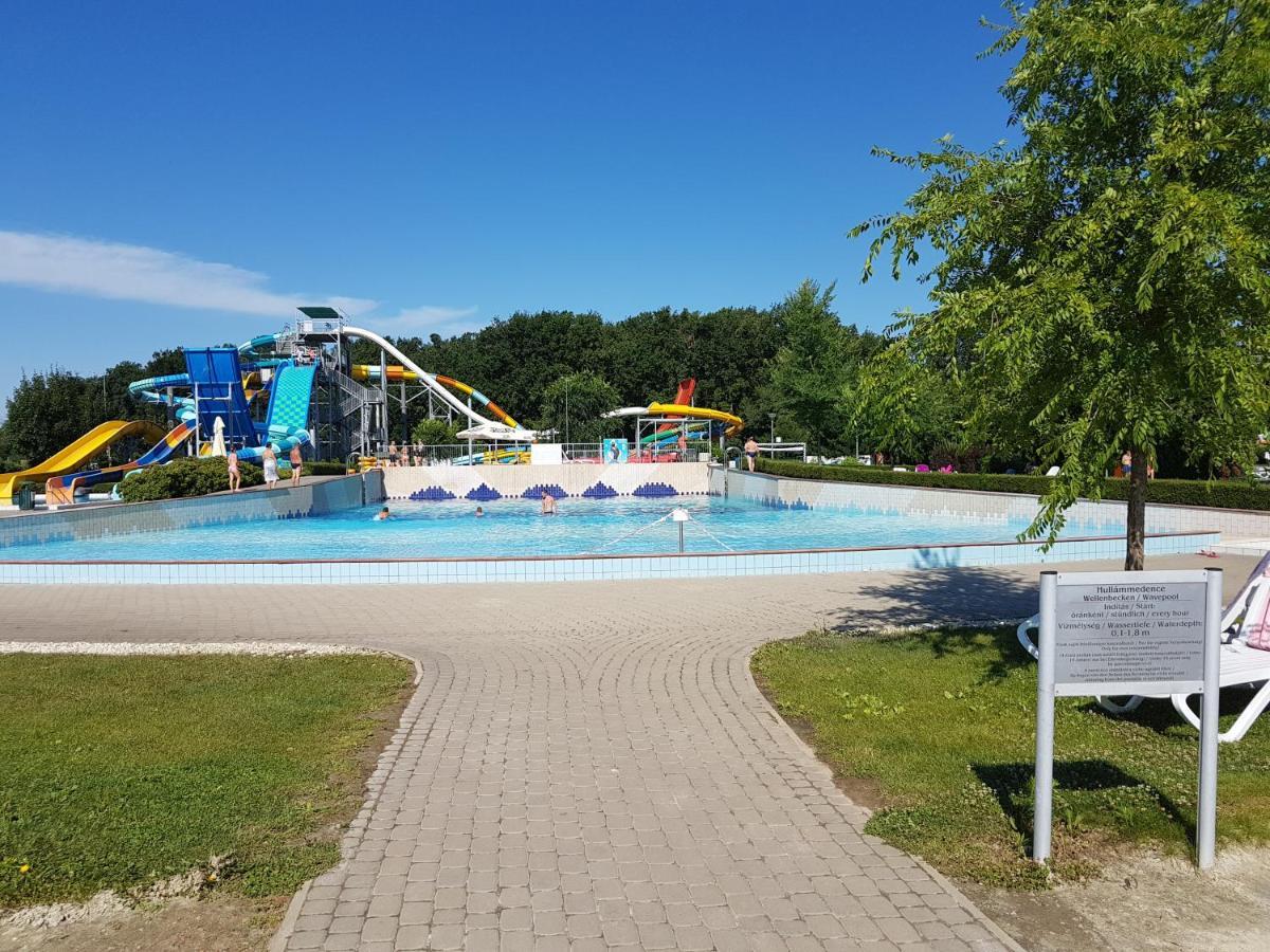 Zafir Sziget Apartman Sárvár Екстериор снимка