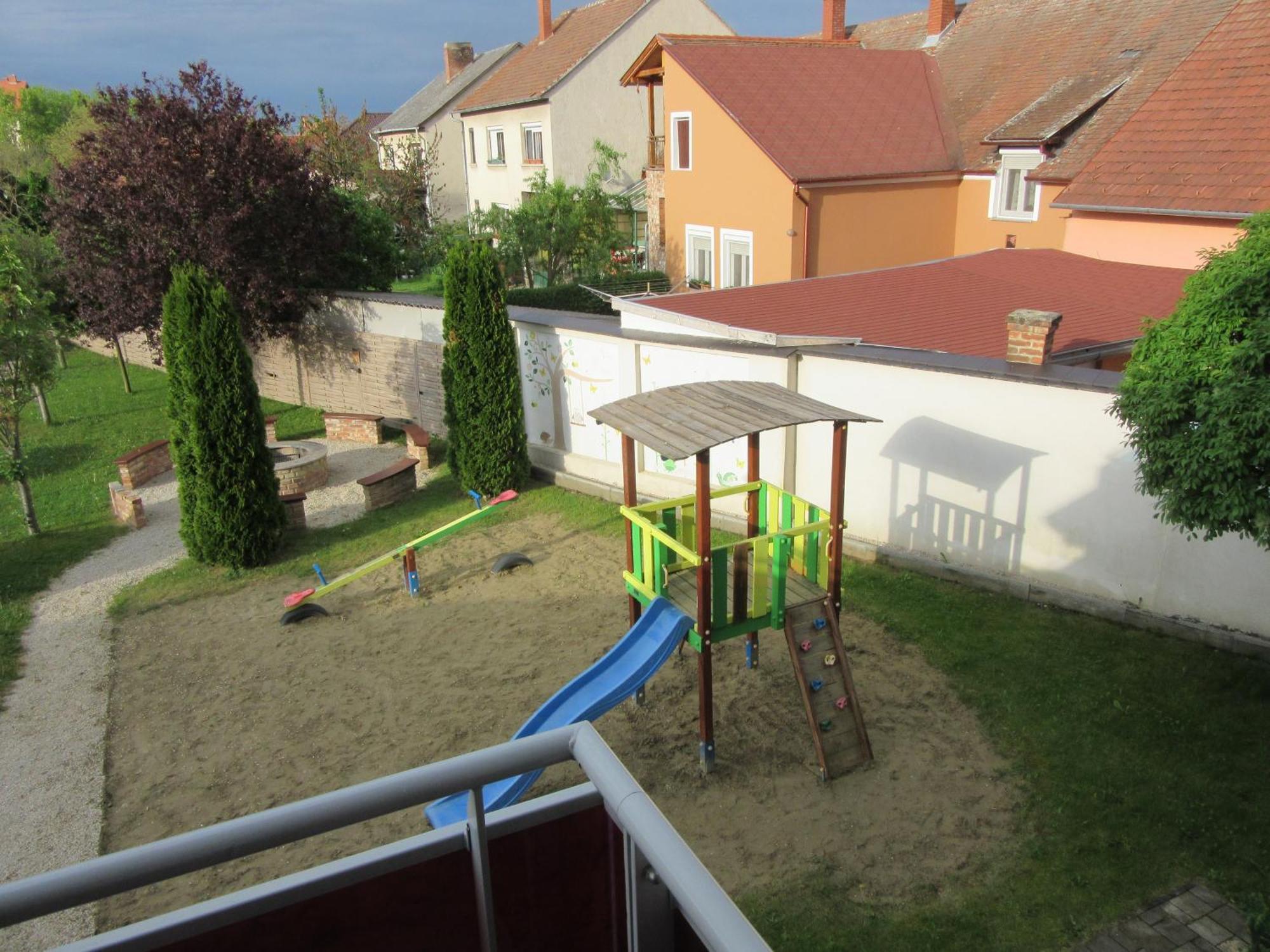 Zafir Sziget Apartman Sárvár Екстериор снимка