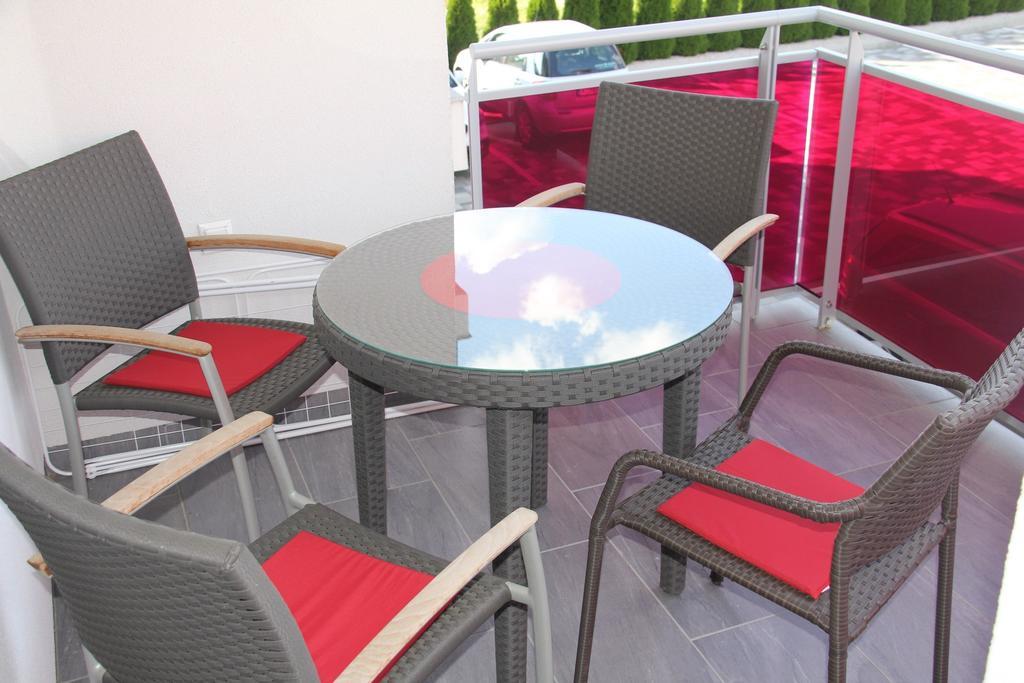 Zafir Sziget Apartman Sárvár Екстериор снимка