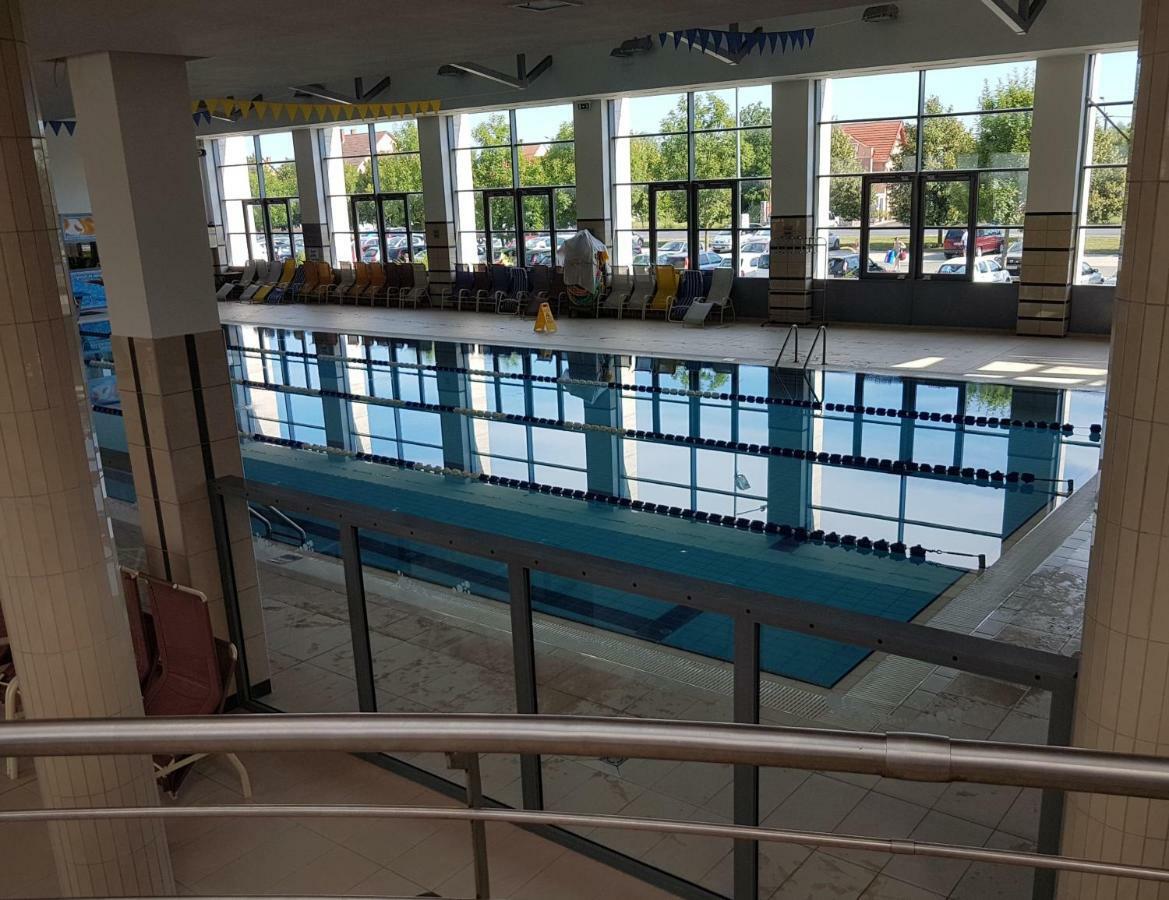 Zafir Sziget Apartman Sárvár Екстериор снимка